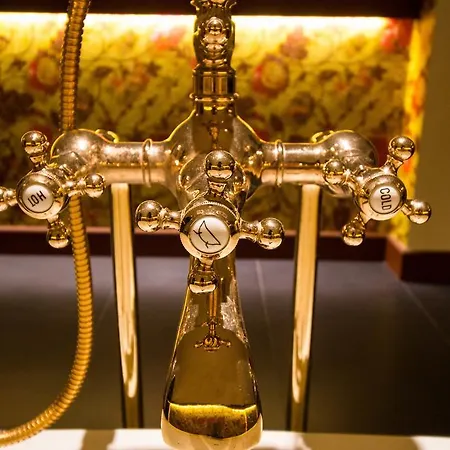 The Royal - R.q.c. *