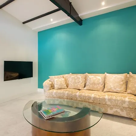 The Royal - R.q.c. *