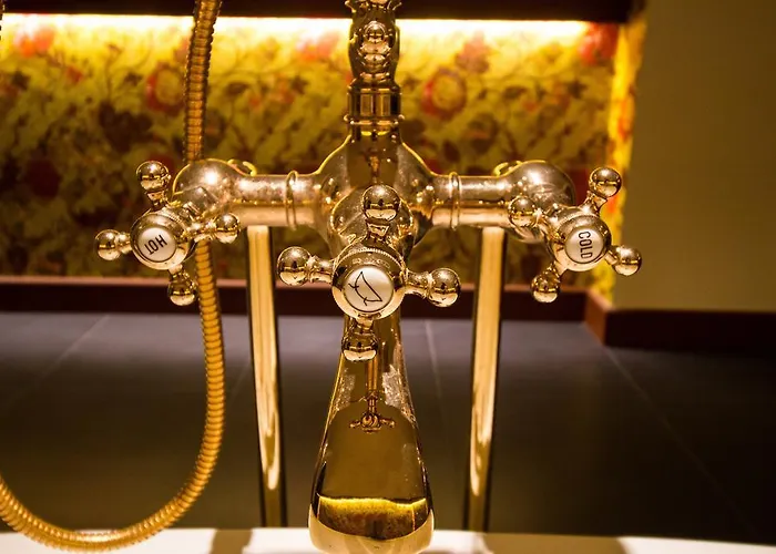 The Royal - R.q.c. *